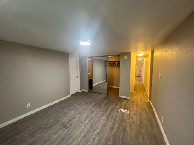 Building Photo - 69470 Midpark Dr