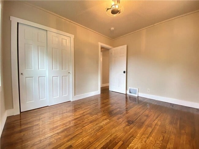 Building Photo - Charming 3 Bedroom 1.5 Bath Home