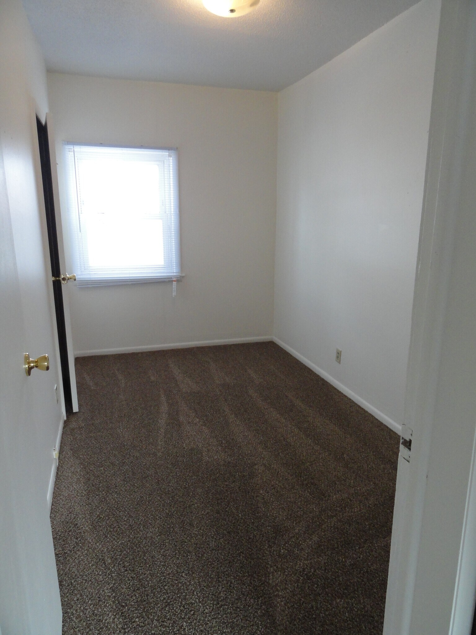 Building Photo - 239 Harriman Ave S