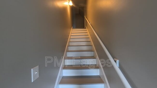 Building Photo - 504 Willow Ln
