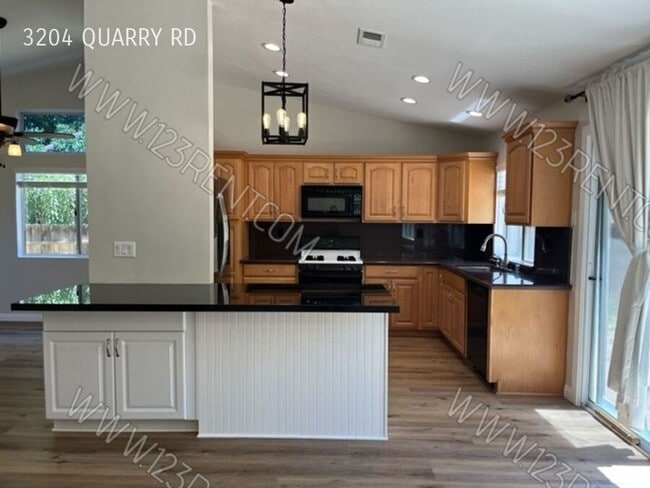 Building Photo - 3204 Quarry Rd