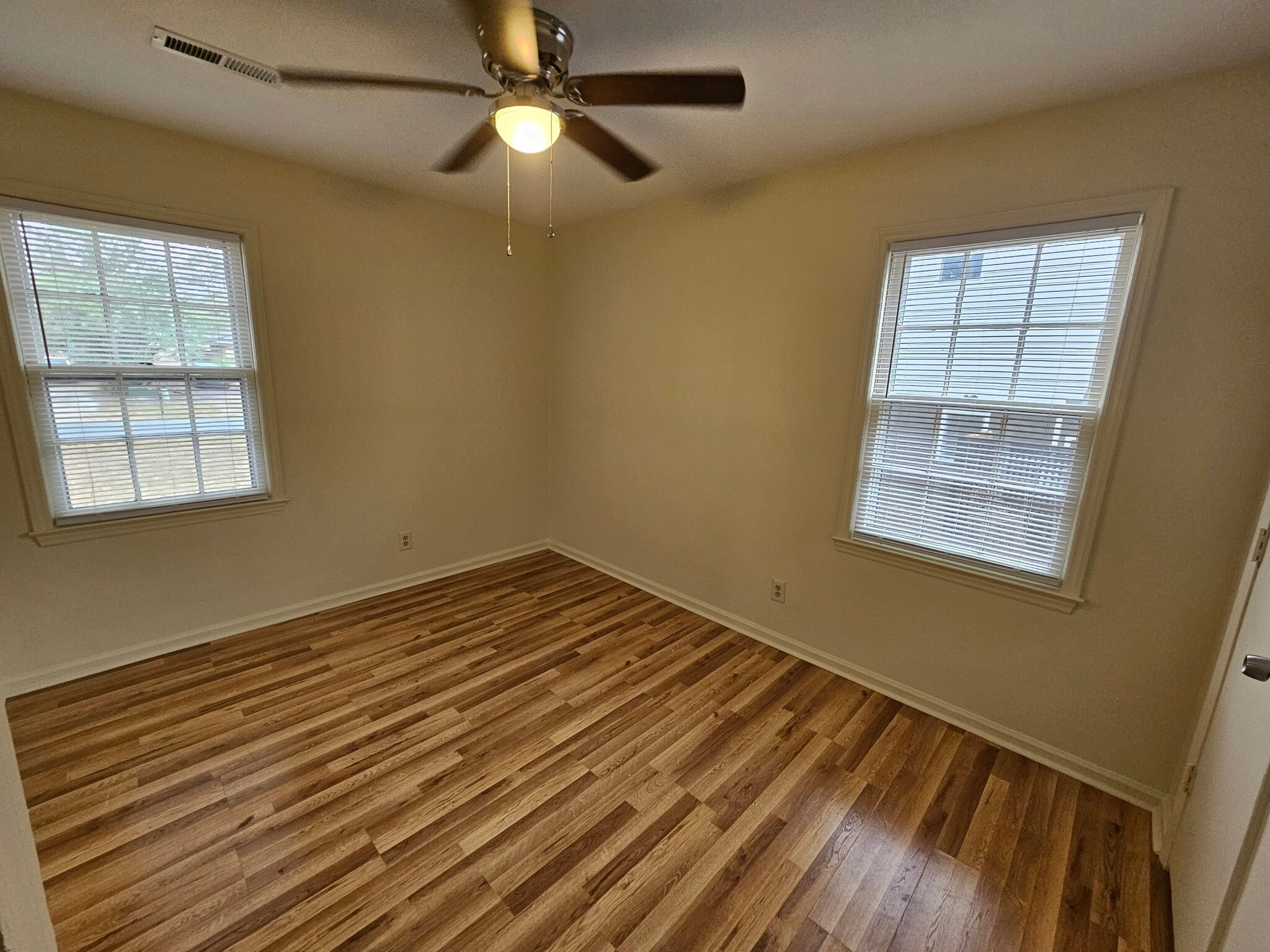 Building Photo - 1310 Avon Ct