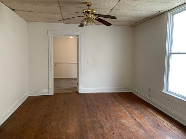 Building Photo - Coming soon- Spacious 2 bedroom home in Po...