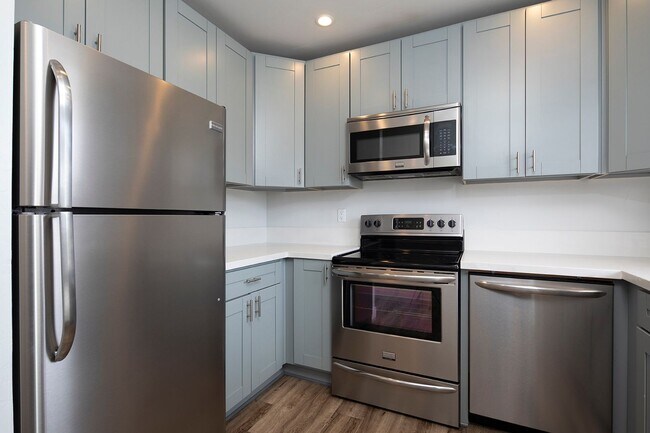 Building Photo - Beautiful 1BR in Mission Valley with Parki...