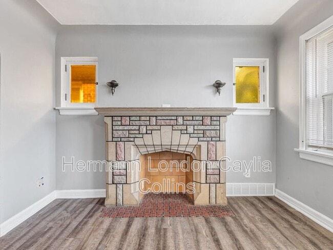 Building Photo - 5951 Park Ln