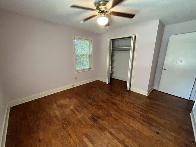 Building Photo - 317 Clarendon Dr