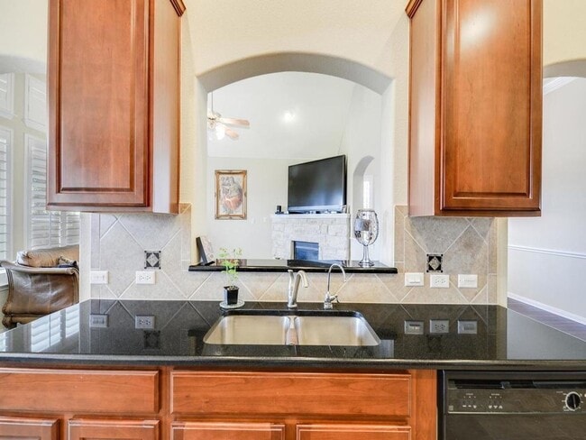Building Photo - Beautiful one story stone home in Estates at Settlers Park