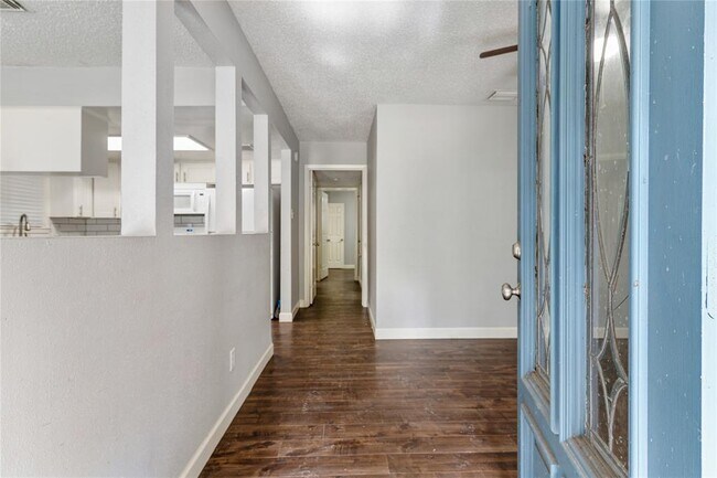 Building Photo - 4514 Oak Shadows Dr