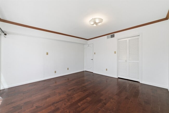 Building Photo - 5050 Ambassador Way