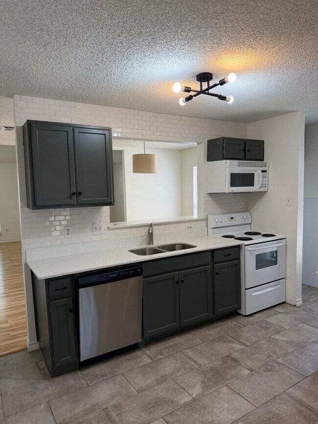 Building Photo - 3006 Post Oak Dr