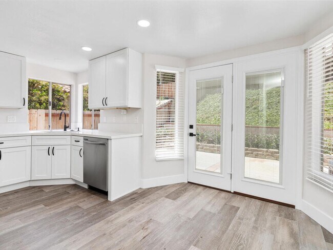 Building Photo - Rancho Del Oro Home