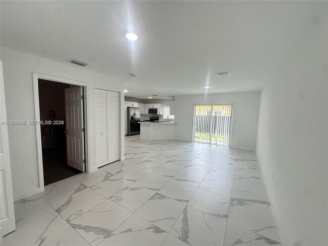 Building Photo - 116 NW 10th St