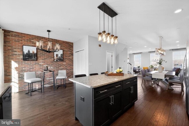 Building Photo - 11 Hedley Ln