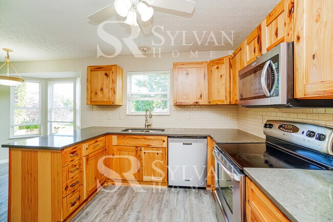 Building Photo - Prepare to fall in love with this 4 bedroo...