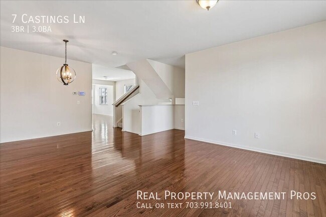 Building Photo - 7 Castings Ln