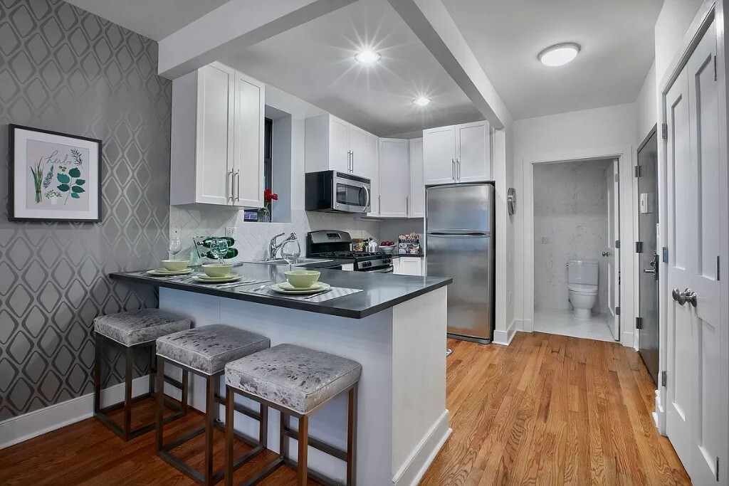 Building Photo - 305 W 150th St