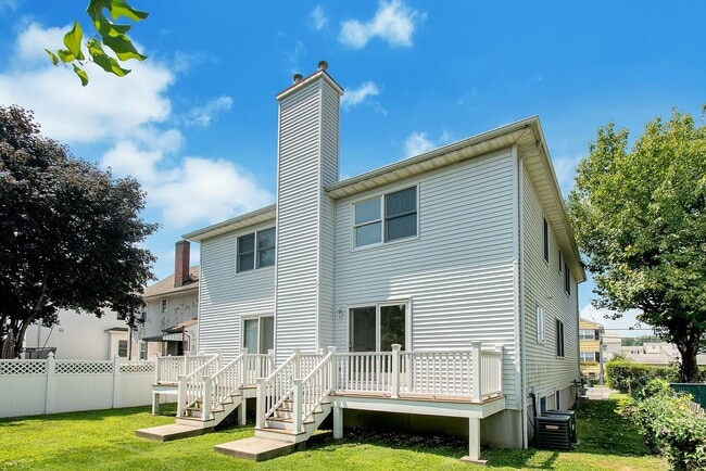 Building Photo - 67 Ellsworth Ave
