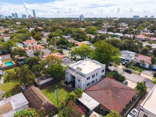 Building Photo - 1853 SW 17th St