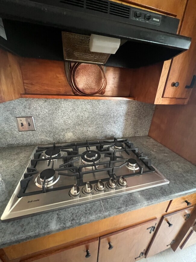 Stove - 313 E 17th St