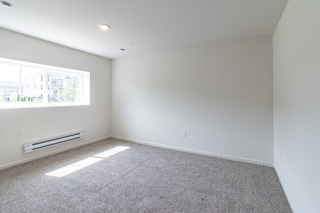 Building Photo - 2111 Yellowstone Blvd