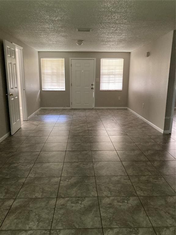 Building Photo - 2605 E 26th Ave