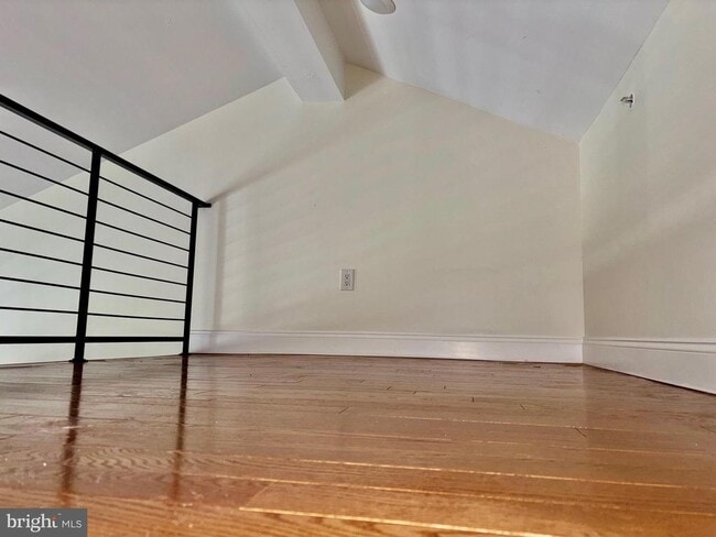 Building Photo - 6607 Ridge Ave