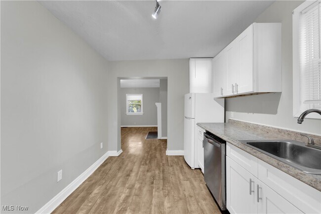 Building Photo - 1873 W 47th St