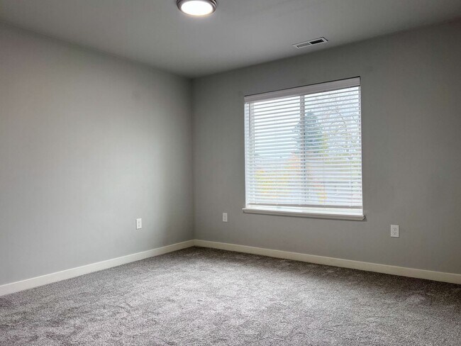 Building Photo - OWN962