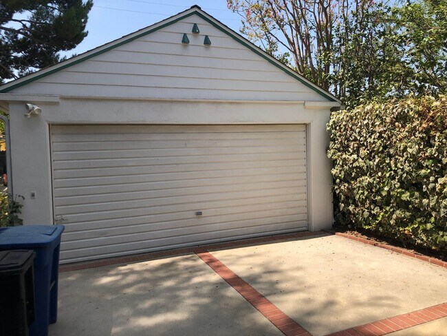 Building Photo - COMING SOON! Beautiful Home near Warner Brothers Studio! AVAILABLE 6/10/2026
