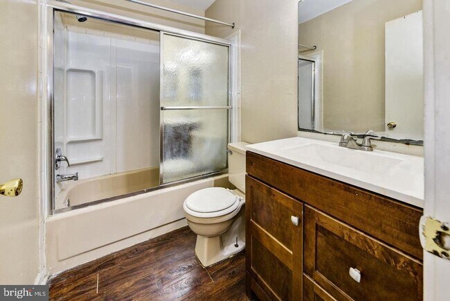 Building Photo - 215 Keats Dr
