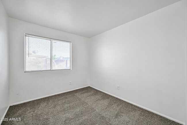 Building Photo - 4144 N 109th Ave