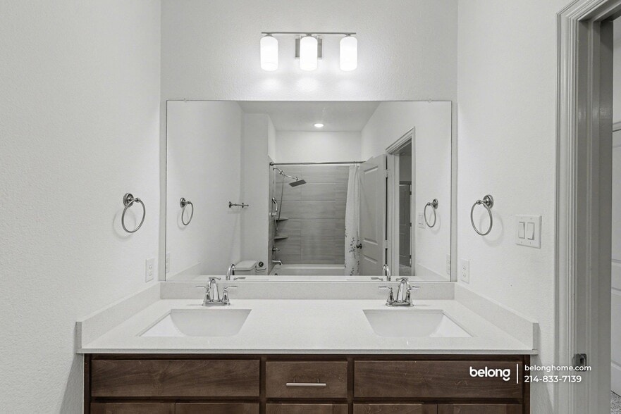 Building Photo - 12855 Leopold Trl