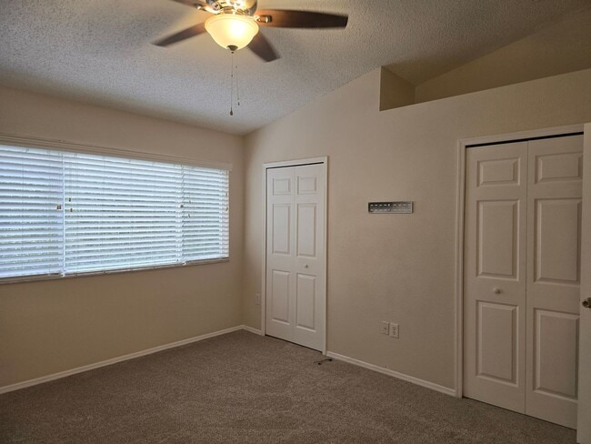 Building Photo - Beautiful 2 Bedroom, 2.5 Bath Townhome in Private Gated Community Of Hunter's Key In New Tampa