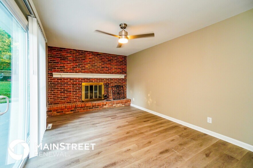 Building Photo - 6020 Dakar Rd E