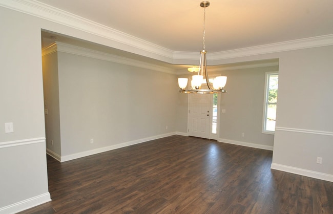 Building Photo - Beautiful 4 Bed Home on Masonboro Loop!