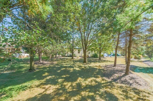 Building Photo - 4611 Trailane Dr