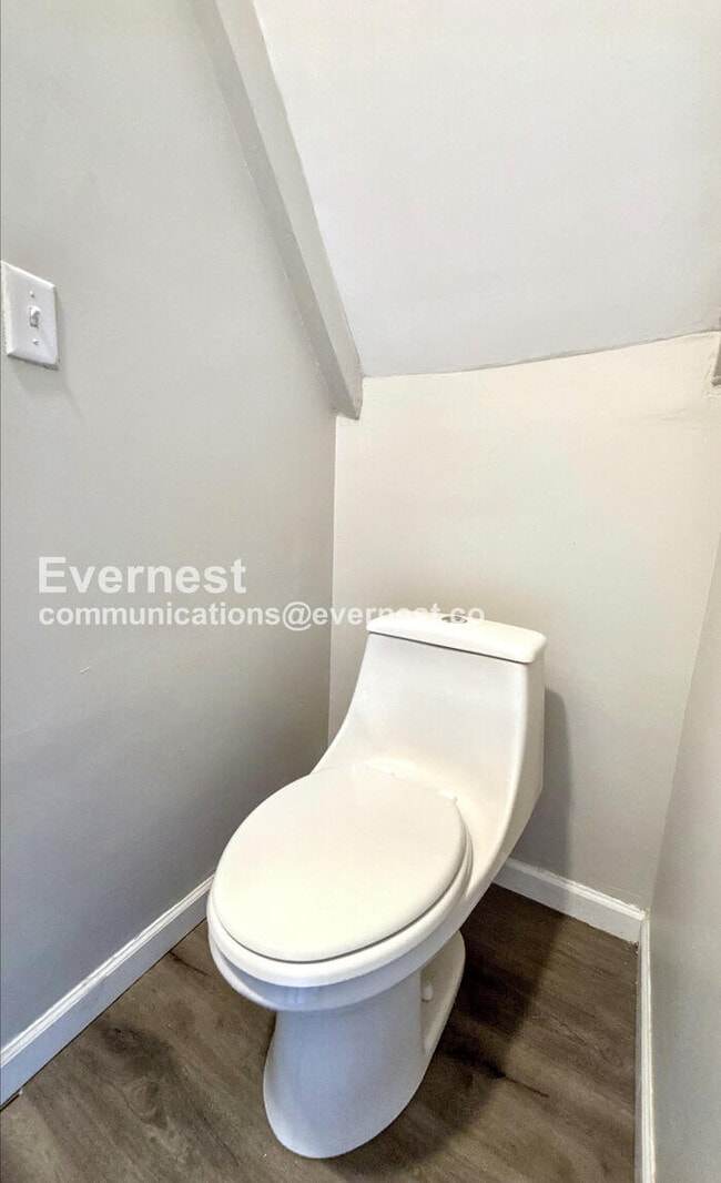 Building Photo - 37 S Yale Ave