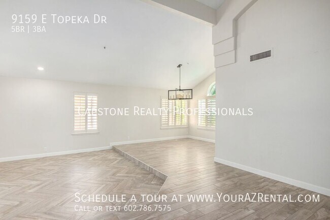 Building Photo - 9159 E Topeka Dr