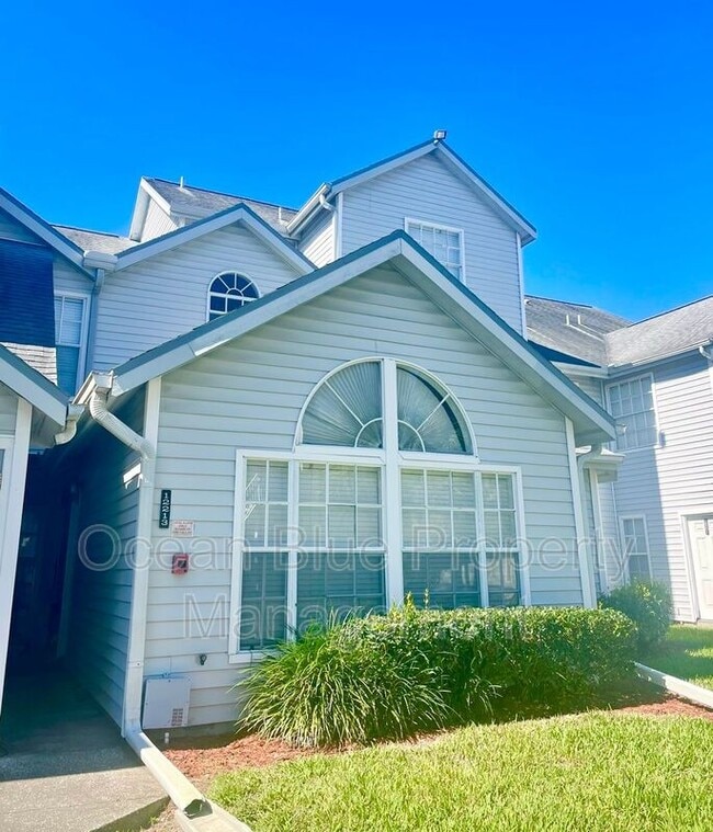 Building Photo - 12213 Armenia Gables Cir