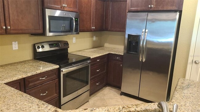 Building Photo - 2914 Royal Tuscan Ln