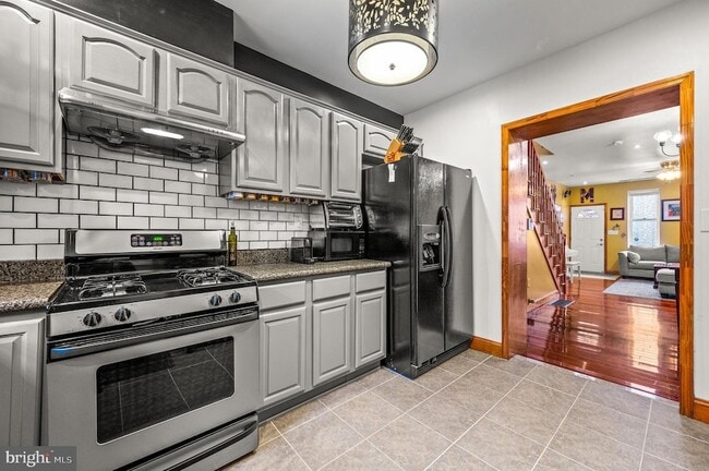 Building Photo - 1520-1522 Dorrance St