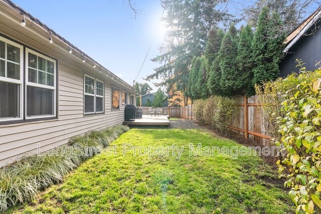 Building Photo - 7788 SE Thompson Rd