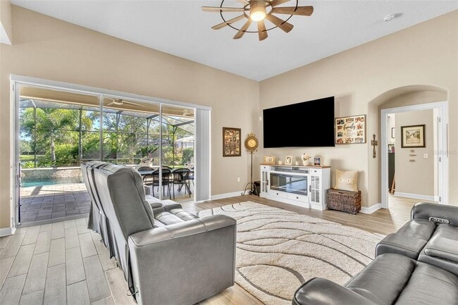 Building Photo - 9957 Oak Quarry Dr