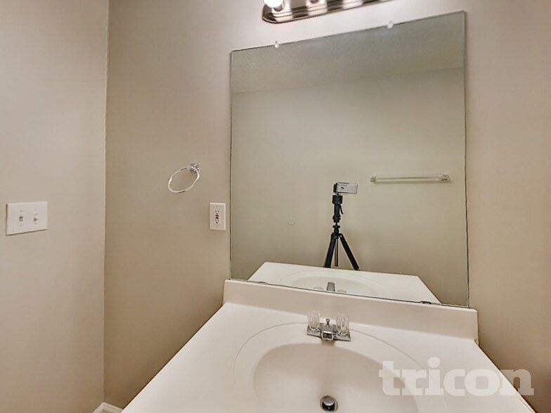 Building Photo - 130 Nowell Dr