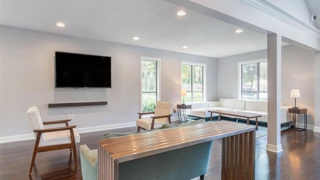 Building Photo - 2311 Dunwoody Crossing