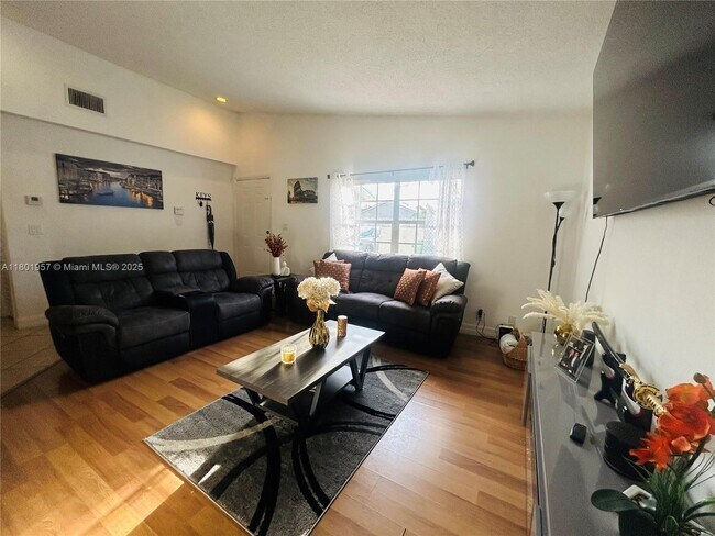Building Photo - 3452 SW 113th Ct