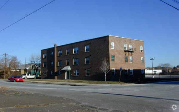 Primary Photo - 8100 Fairfield St