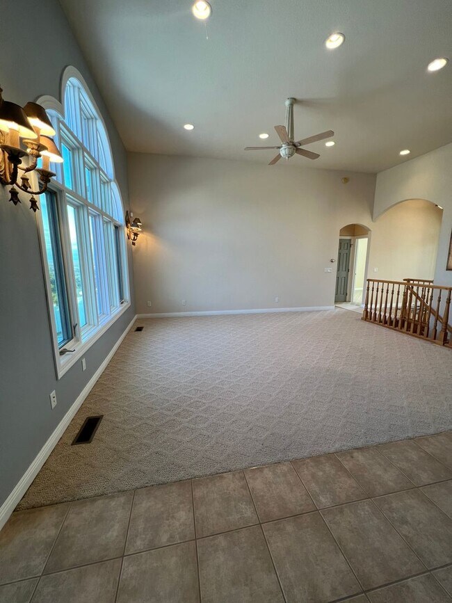 Building Photo - Beautiful Five-Bedroom, Three-Bathroom Home for Rent