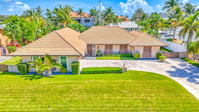 Building Photo - 1090 Fairview Ln