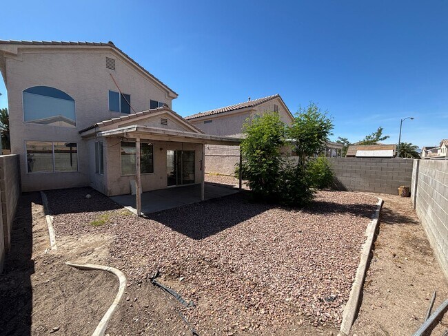 Building Photo - Beautiful 3Bed/2Bath/2Car residence located in Sunrise Manor / Winterwood area